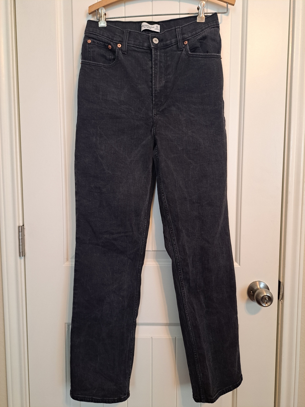 Abercrombie & Fitch The '90s Straight Ultra High Rise Jeans Black 28 / 6 Regular